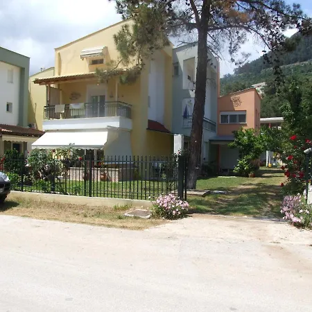 House By The Sea 펜션