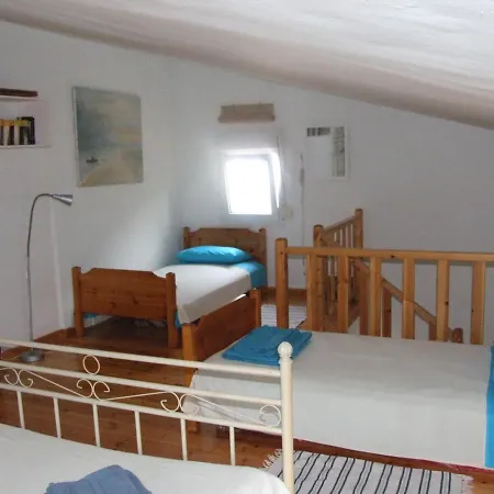 House By The Sea 펜션